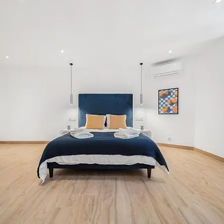 Charming & Modern 4br Apartment *