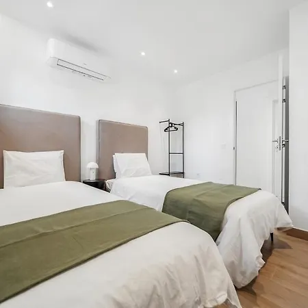 Charming & Modern 4br Διαμέρισμα