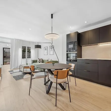 Διαμέρισμα Charming & Modern 4br *