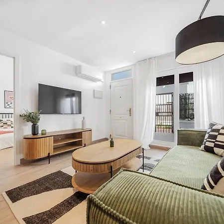 Charming & Modern 4br Διαμέρισμα